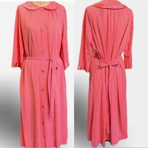 Vintage 60s 70s coral‎ strawberry pink silky housecoat robe button front MOD